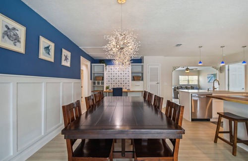 Tarpon Springs House | Tarpon Springs Lux. Home Refreshing Pool near Sunset Beach - Golf & Sponge Docks