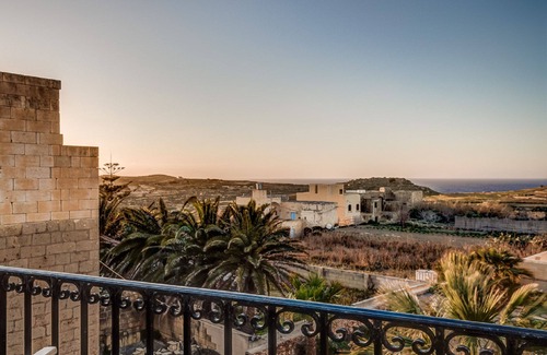 Ta' Għammar House | Tas Soru - Farmhouse full of character with A/C and pool