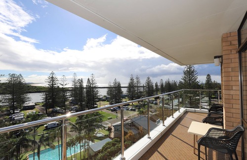 Port Macquarie Apartment | Tasman 17 - Spectacular Ocean & River Views