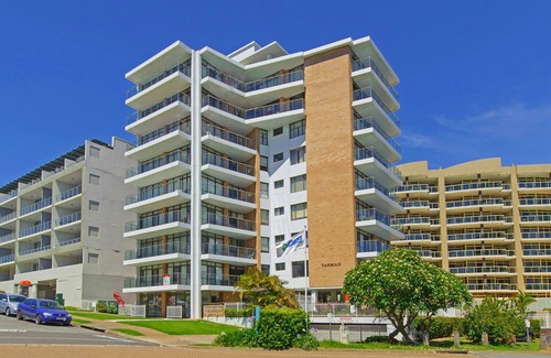 Port Macquarie Apartment | Tasman 17 - Spectacular Ocean & River Views