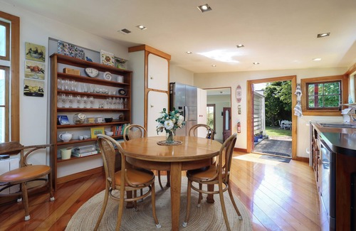 Nelson Apartment | 'Tasman Suite - Te Whare Rangi' Self-Contained Room in Nelson Waterfront