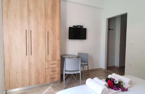 Stoupa Apartment | Tasos 2