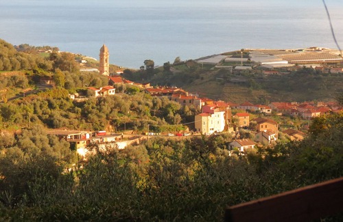 Castellaro Villa | Taste of Provence! House with a garden.