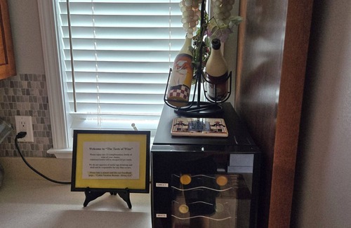 Helen House | "Taste Of Wine" On The Chattahoochee River - with Hot Tub - Downtown Helen.