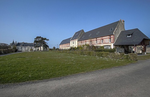 Commes Apartment | Tasteful apartment in Comes with terrace