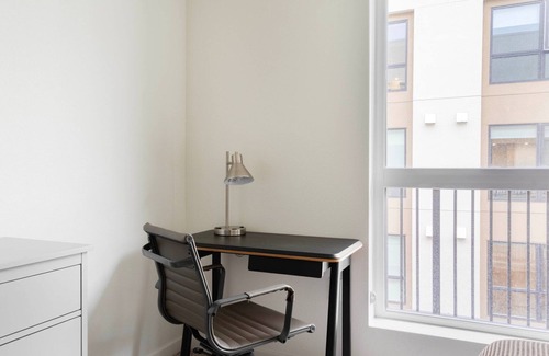 Hayward Apartment | Tasteful Hayward 2BR w/Heated Pool, near Shops & Dining, by Blueground