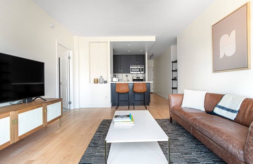 Lower Nob Hill Apartment | Tasteful Nob Hill 1BR w/Sauna, Gym, Stunning City View, by Blueground