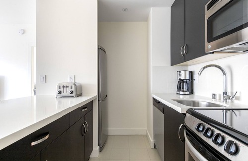 Lower Nob Hill Apartment | Tasteful Nob Hill 1BR w/Sauna, Gym, Stunning City View, by Blueground