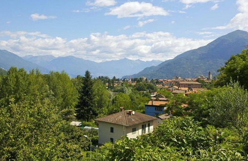 Cannobio Apartment | Tastefully furnished apartment in a small residence in a sunny location