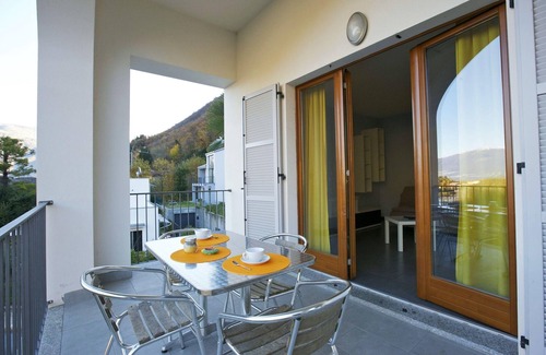 Cannobio Apartment | Tastefully furnished apartment in a small residence in a sunny location