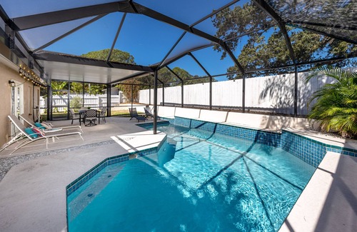 Palm Harbor House | Tastefully updated, Heated Pool, 10 min to Beach!
