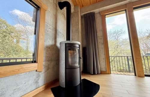 Akiruno House | Tateya vacation 120/Modern and natural quiet suite by the creek