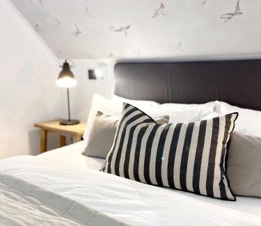 Rothenburg ob der Tauber House | TauberChalet I Privates Boutique-Ferienhaus mit Whirlpool, Sauna, Garten, Naturmagie & ZellBoost für bis 7 Personen