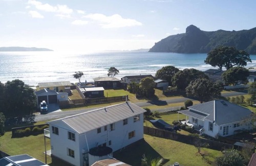 Taupo Bay House | Taupo Bay holiday home - 6 Bedrooms, 2 Bathrooms plenty of parking for the boat
