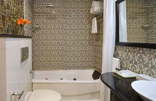 Mahipalpur Resort | Taurus Sarovar Portico