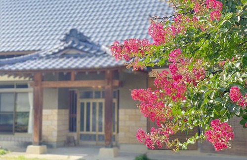 Ina House | Tawaraya - Big Roof House - A nostalgic old house that makes you feel at home, just like your grandma's house.