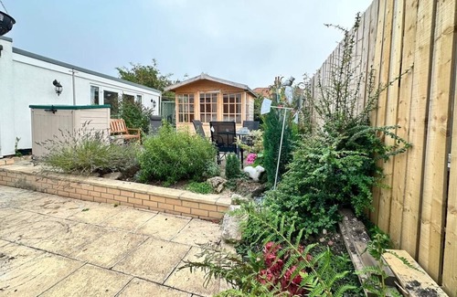 South Shields House | “TAWAW” A Lux 2BD Bungalow Harton South Shield