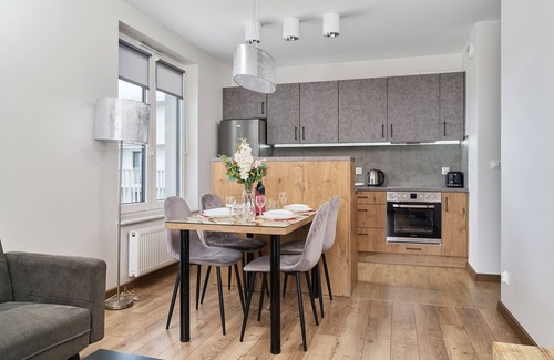 Fabryczna Apartment | Tawryczewskiego Apartments by Renters