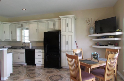 Biloxi Apartment | Taylor Ranch Cottage.A retreat in the middle of everything on the Coast!
