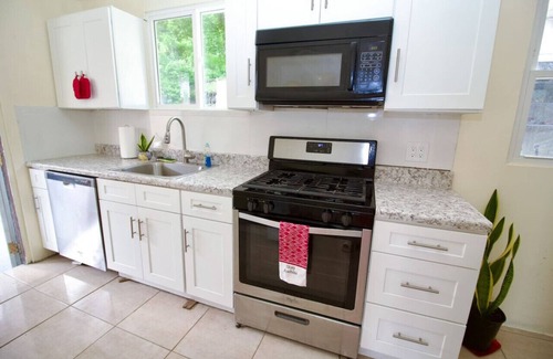 Buccament House | Taylor's Retreat | 5min to Sandals Resort & Beach