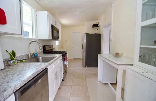 Buccament House | Taylor's Retreat | 5min to Sandals Resort & Beach