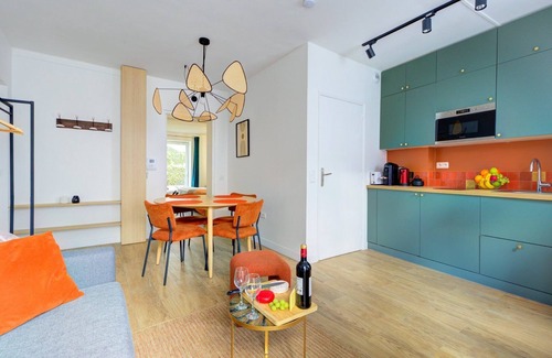 Bagnolet Apartment | TBS 132 - Stylish apartment with terrace