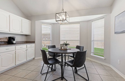 Sachse House | TCH - Spacious 4bd/3ba home in Sachse w/Workspace