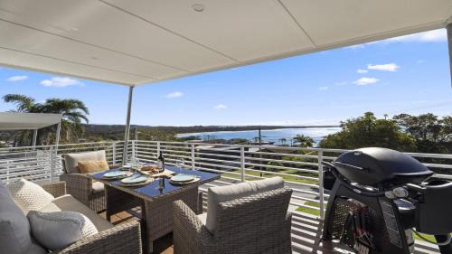 Woolgoolga House | Tea Trees - Modern Townhouse, Village and Beach