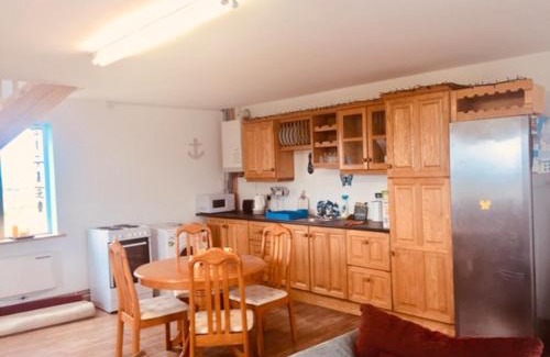 Quilty Apartment | Teach Beag Cois Tra