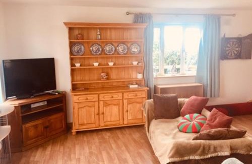 Quilty Apartment | Teach Beag Cois Tra