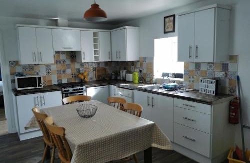 Teelin House | Teach Condy's