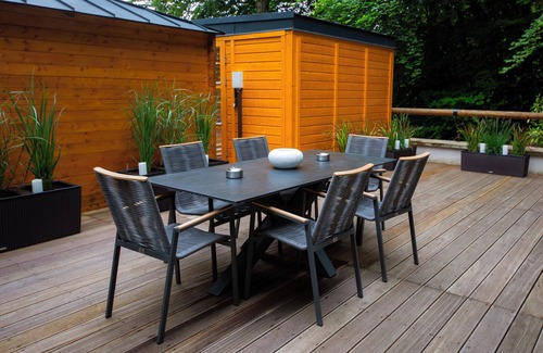 Hersdorf Apartment | Teak - Holiday apartment with a view, pet-friendly with wellness area