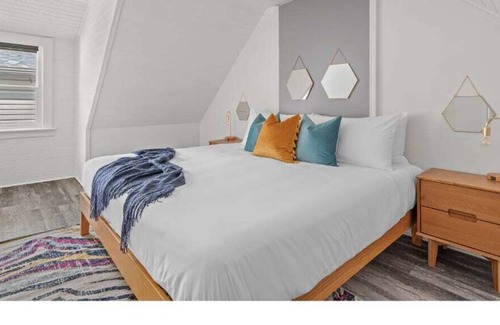 Drumheller House | Tealed Ruby | No Service Fees | Backyard & BBQ