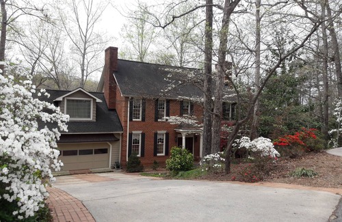 Seneca House | Tee House on BEAUTIFUL Lake Keowee
