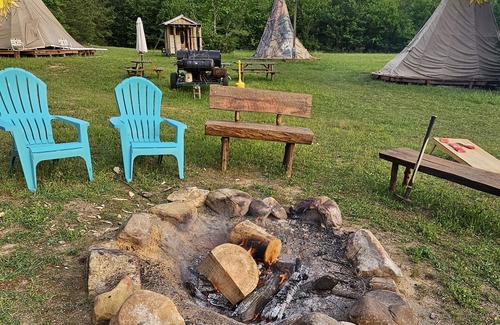 Benton RV Rental | TeePee Village, Valley of the Cherokee National Forest, Ocoee Hiwassee River