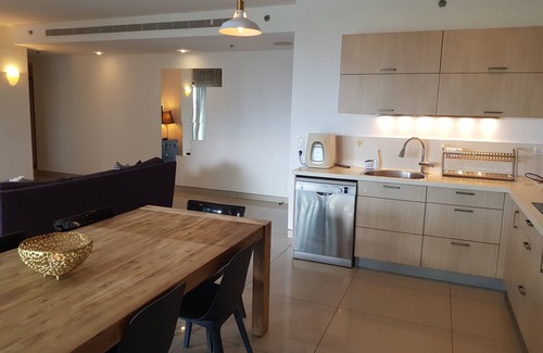 Park Tzameret Condo | Tel Aviv -Park Tsameret 4 bedrooms,high floor,large balcony,private parking slot
