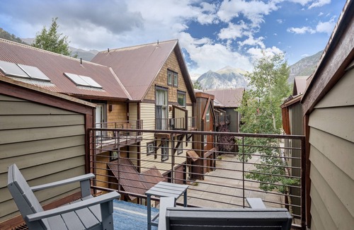 Telluride Apartment | Telluride Resort View at Double Diamond, Ski-in/out, mountain views and hot tub!