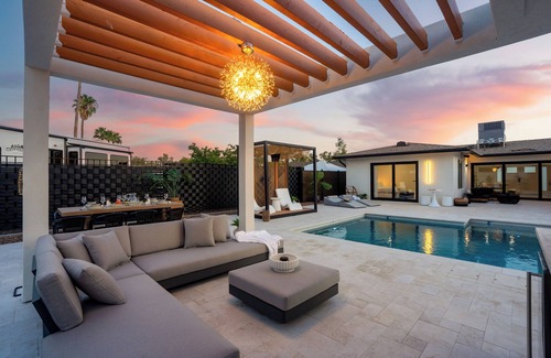 Tempe House | Tempe Luxe Hideaway: Pool, Spa, Sauna, Game Room, close to ASU and Downtown