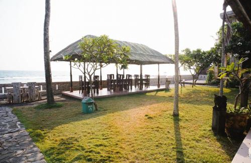 Candi Dasa Hotel | Temple Cafe & Seaside Cottages