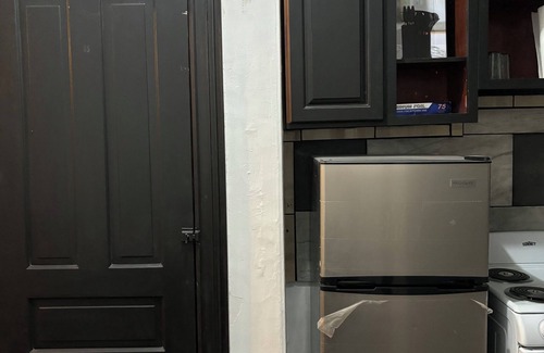 Glenwood Apartment | Temple Hosp 2nd floor Catio