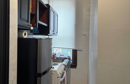 Glenwood Apartment | Temple Hosp 2nd floor Catio
