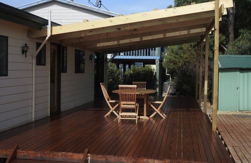 Warrenben House | Temples Holiday House at Marion Bay - with wifi. Pets considered.