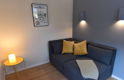 Kelkheim Apartment | Temporary living 2 minutes from the train station (27 minutes to Frankfurt Hbf)