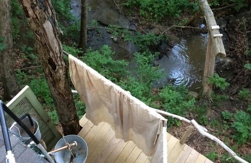 Nauvoo Cabin | Ten Acre Treehouse "Whitetail" Sleeps 2-4