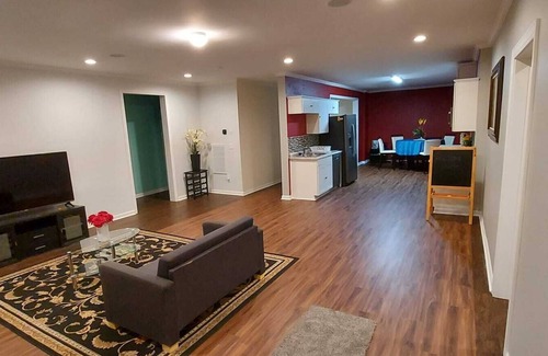 Elgin Apartment | Tenement Basement in a beautiful Southern home!