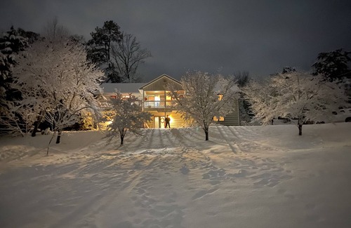 Townsend Cabin | Tennessee's Finest Smoky Mountain Vacation Rental Getaway!
