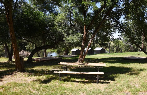 Harvard RV Rental | Tent Platform 4 | Pond View Glamping Tent
