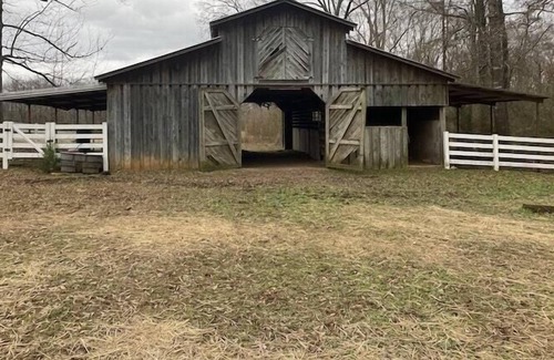 Hamilton RV Rental | Tentrr Signature Site - Tentrr Signature Redstone Bed, Barn and Camp 2