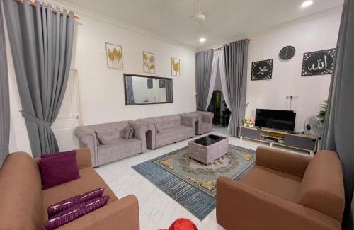 Kampung Rambutan Rendang Apartment | Teratak Zaa D’Homestay
