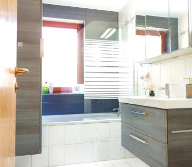 Steinenbronn Apartment | Terminal Design Apartment - Terrasse & waipuTV